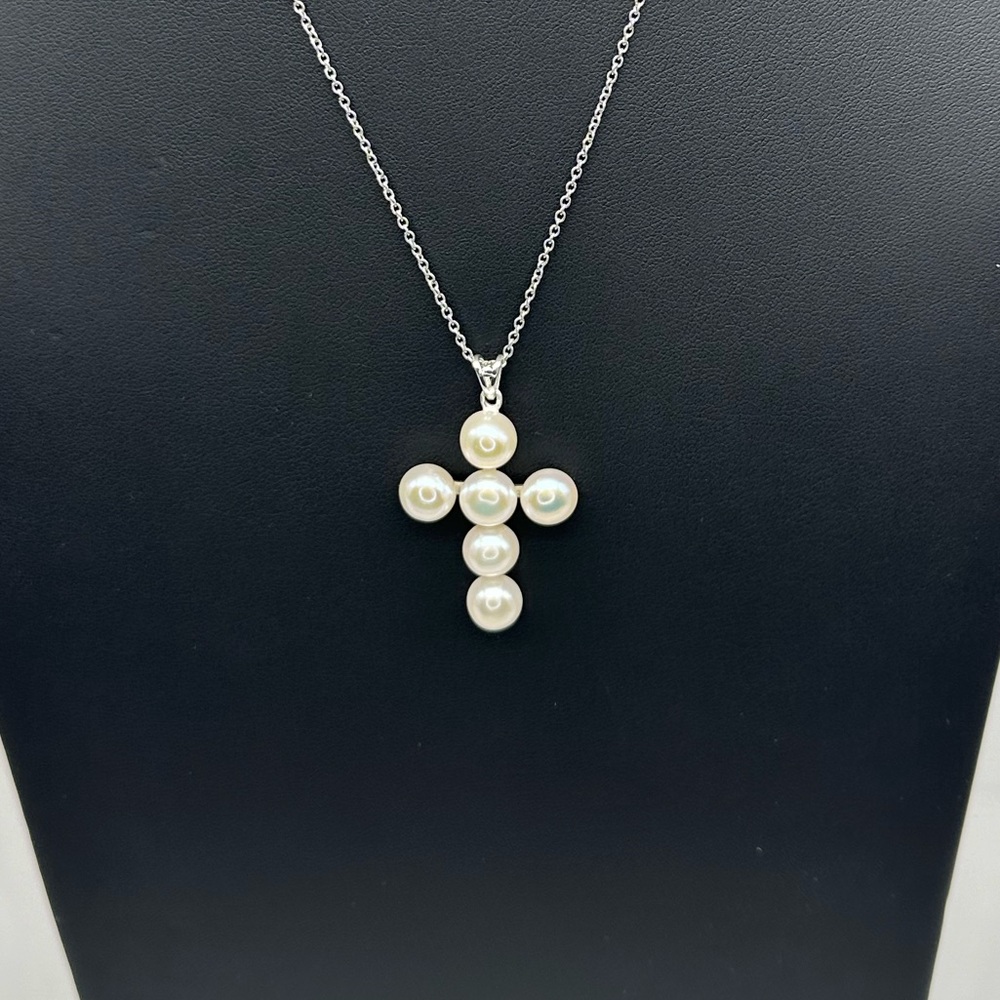Natural Freshwater 8mm Pearl Pendant on Sterling Silver with 20" Chain - Picture 7 of 9